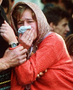 Suffering-in-Sarajevo-cc3-sa-by-Mikhail Evstafiev צער וסבל. מקור: ויקיפדיה ברשיון cc3-sa-by. צילום: Mikhail Evstafiev