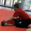טיפול מגע. מקור: ויקיפדיה ברשיון שימוש cc2-by-sa. צילום:Dokiai Aikido